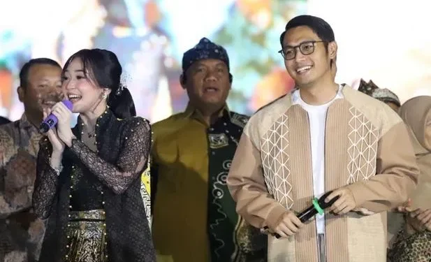 Karnaval Fashion dan Jalanan 2025 Tampilkan Kreasi Batik Gedog Tarik Ribuan Pengunjung