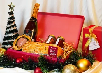 Sambut Natal 2025 dan Tahun Baru 2026 dengan Hampers Spesial di Swiss-Belinn Airport Juanda