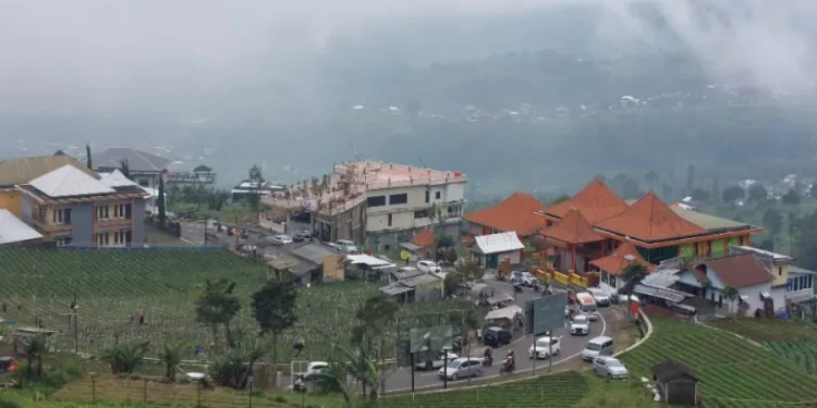 Cuaca Berawan Seharian di Ngawi dan Magetan 16 Desember 2025