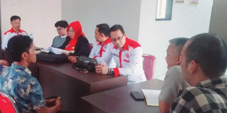 Dua Perempuan Terlibat Pertikaian di Lakarsantri Terkait Masalah Pinjol