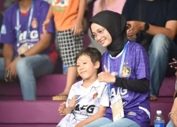 Mbak Wali Nribun di Stadion Brawijaya Harapkan Konsistensi Kemenangan Persik Kediri