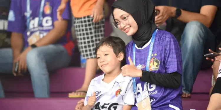 Mbak Wali Nribun di Stadion Brawijaya Harapkan Konsistensi Kemenangan Persik Kediri