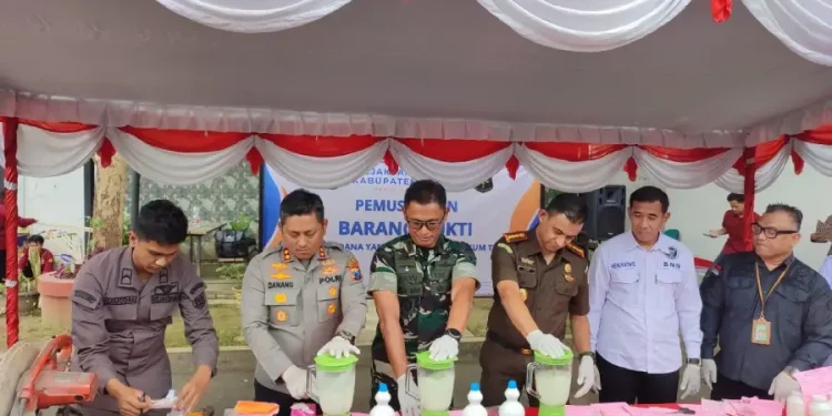 Kejari Malang Musnahkan 667 Gram Sabu dan Ribuan Butir Ekstasi