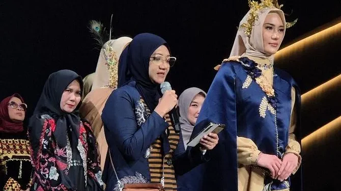 Peluncuran Busana Muslim Revera Royal Oleh Lia Afif, Menyongsong Tren Megah 2026