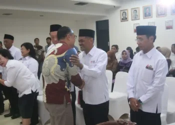 Wali Kota Eri Cahyadi Lantik PMI Surabaya Siapkan Donor Darah di Kampung Pancasila